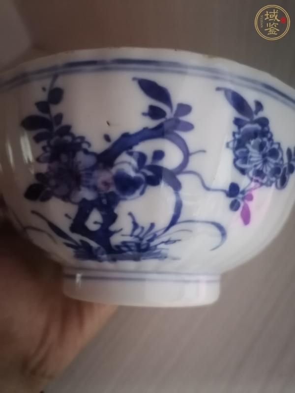 古玩陶瓷青花花卉瓜棱紋碗真品鑒賞圖