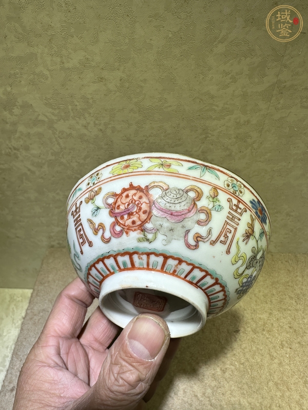 古玩陶瓷粉彩八吉祥碗真品鑒賞圖