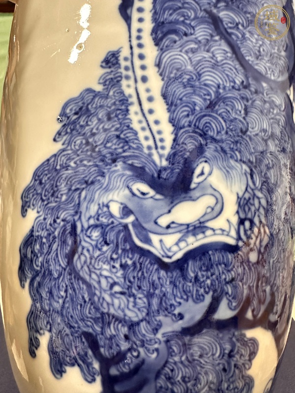 古玩陶瓷青花獅子繡球圖軟棒槌瓶真品鑒賞圖