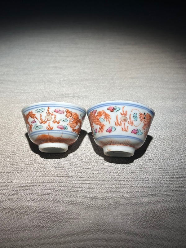 古玩陶瓷青花礬紅彩趕珠龍紋杯拍賣，當(dāng)前價(jià)格2500元