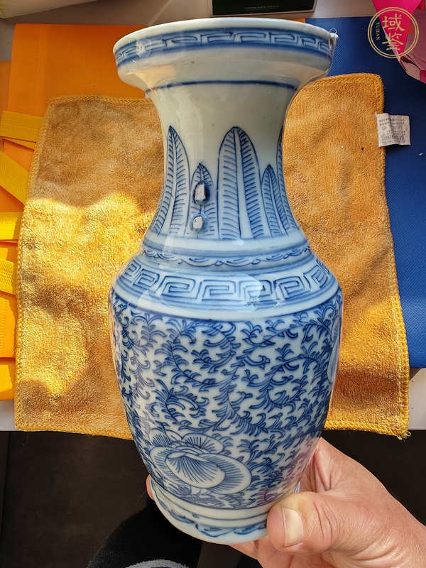 古玩陶瓷清中青花瓶真品鑒賞圖