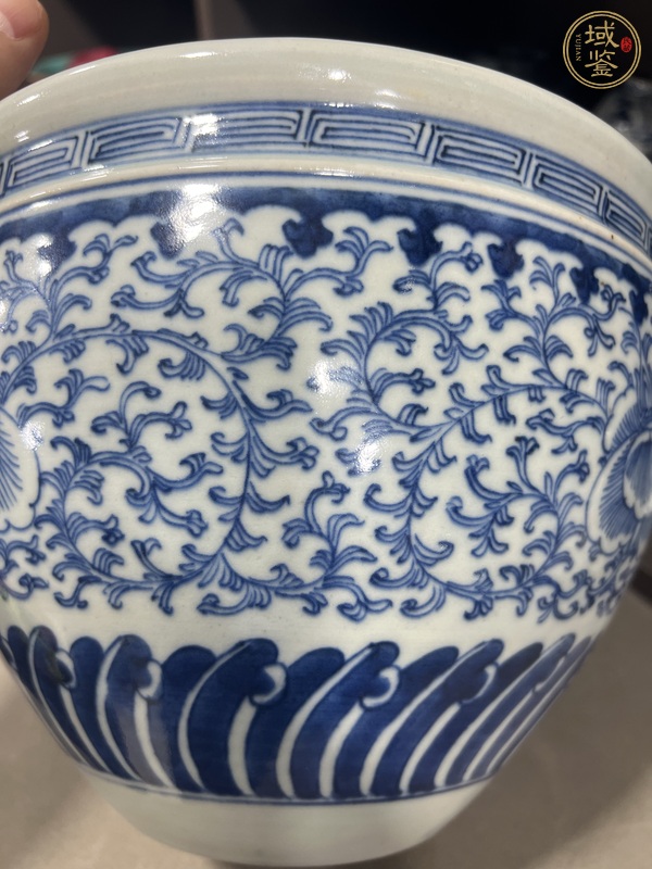 古玩陶瓷清中期 青花纏枝蓮紋缸真品鑒賞圖