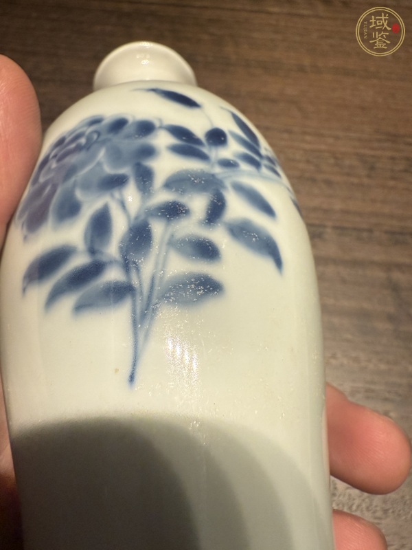 古玩陶瓷花卉紋青花瓶真品鑒賞圖