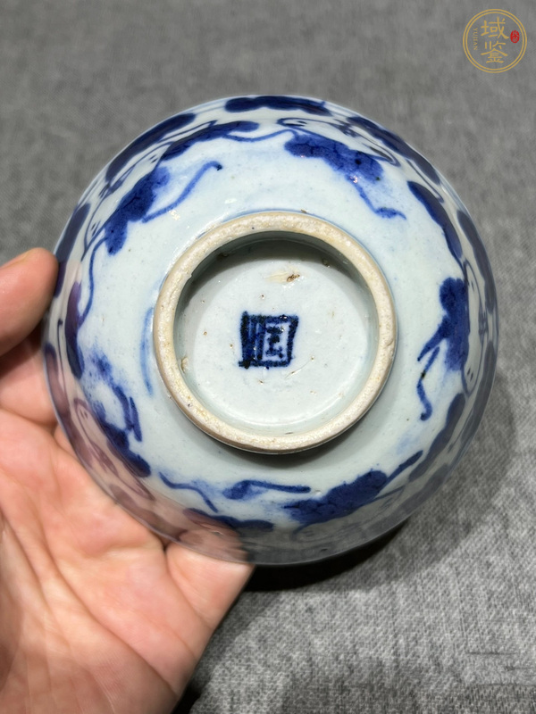 古玩陶瓷清中期青花茶碗真品鑒賞圖