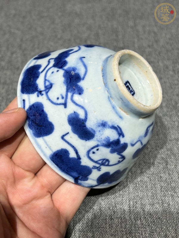 古玩陶瓷清中期青花茶碗真品鑒賞圖