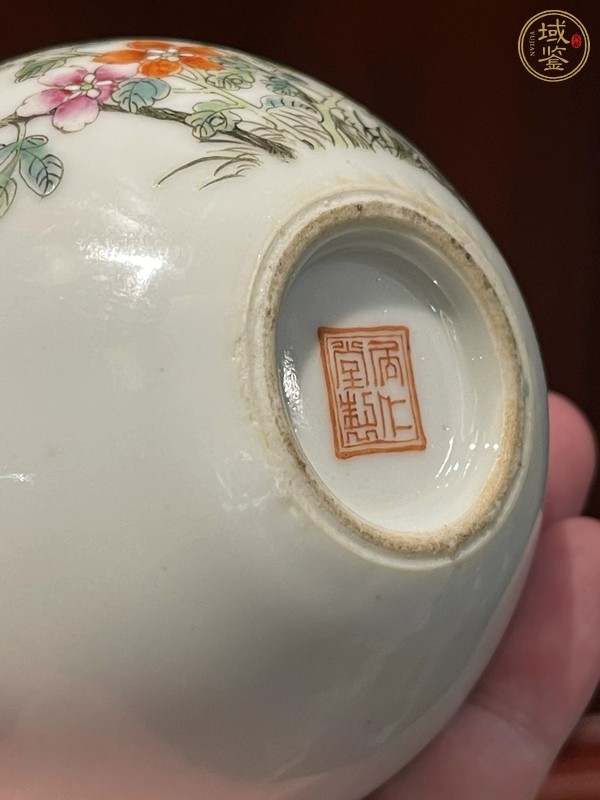 古玩陶瓷粉彩天球瓶真品鑒賞圖