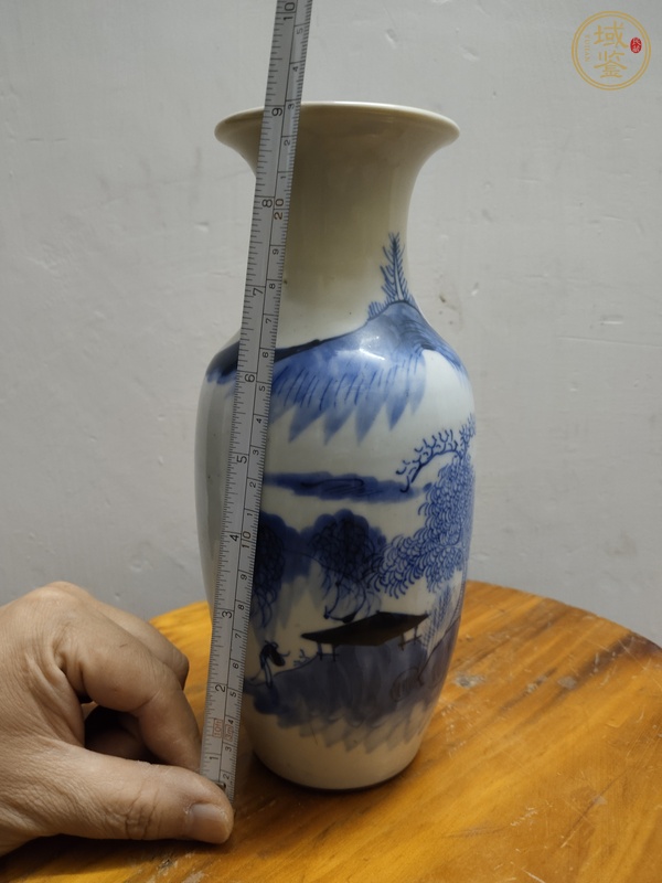 古玩陶瓷山水紋青花瓶真品鑒賞圖