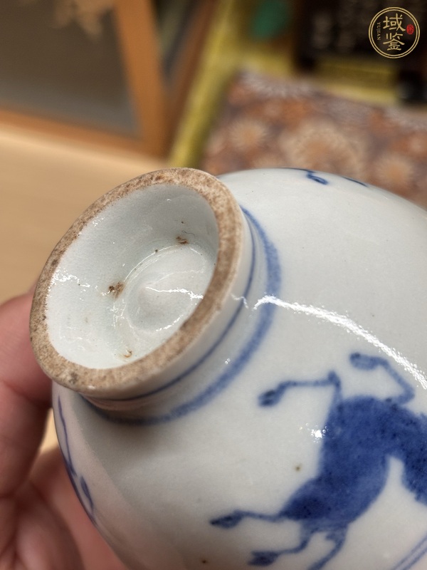 古玩陶瓷日本明治青花三馬圖茶杯真品鑒賞圖