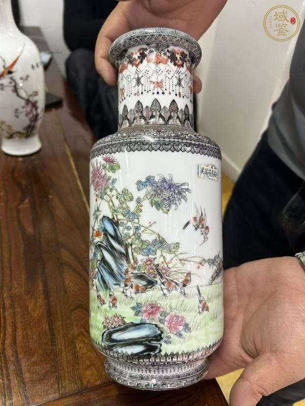 古玩陶瓷粉彩花鳥紋棒槌瓶真品鑒賞圖