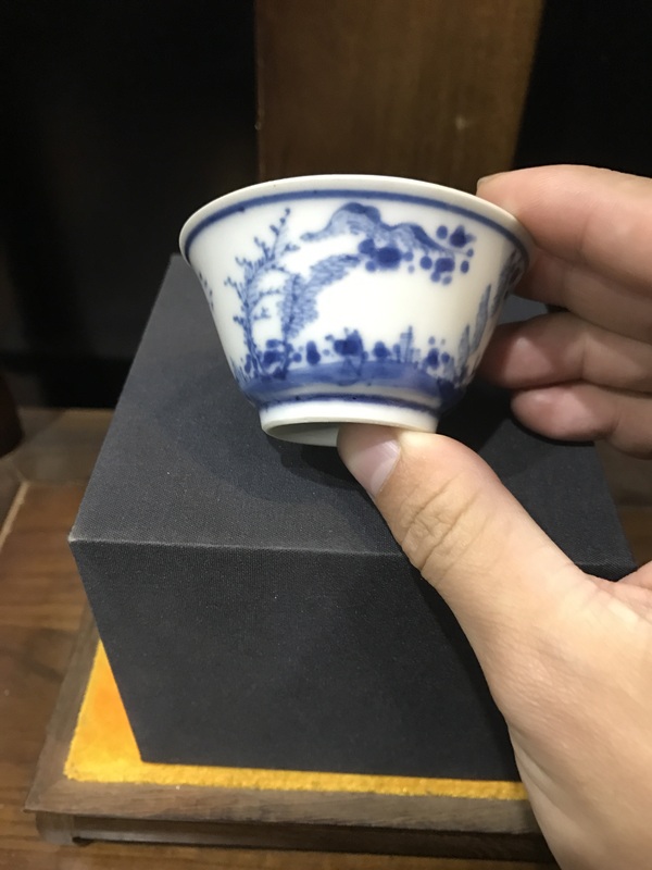 古玩陶瓷（精品品茗杯）清·康熙·訪友圖·青花品茗杯拍賣，當(dāng)前價格0元