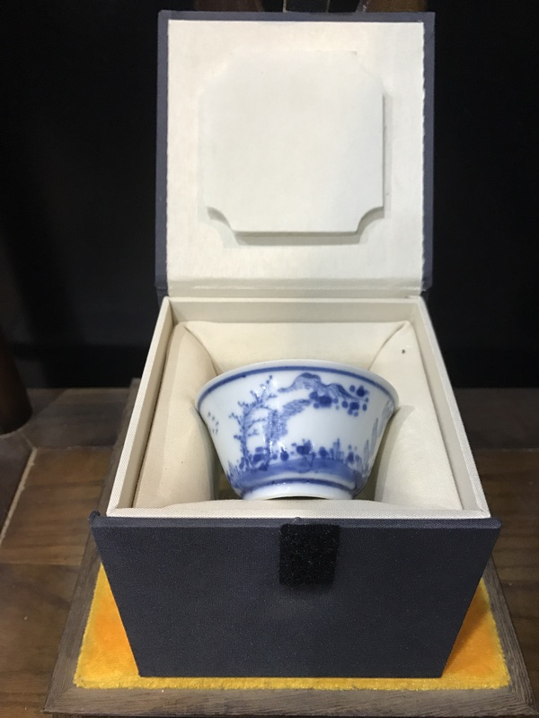 古玩轉(zhuǎn)賣(mài)（精品品茗杯）清·康熙·訪(fǎng)友圖·青花品茗杯拍賣(mài)，當(dāng)前價(jià)格4567元