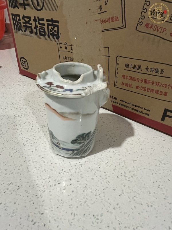 古玩陶瓷粉彩山水紋茶壺內(nèi)膽真品鑒賞圖