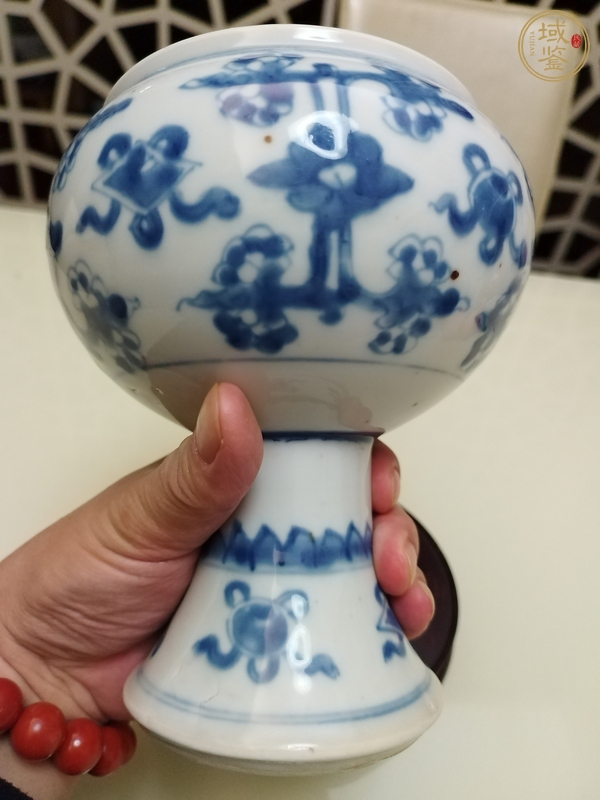 古玩陶瓷青花花卉雜寶紋豆真品鑒賞圖