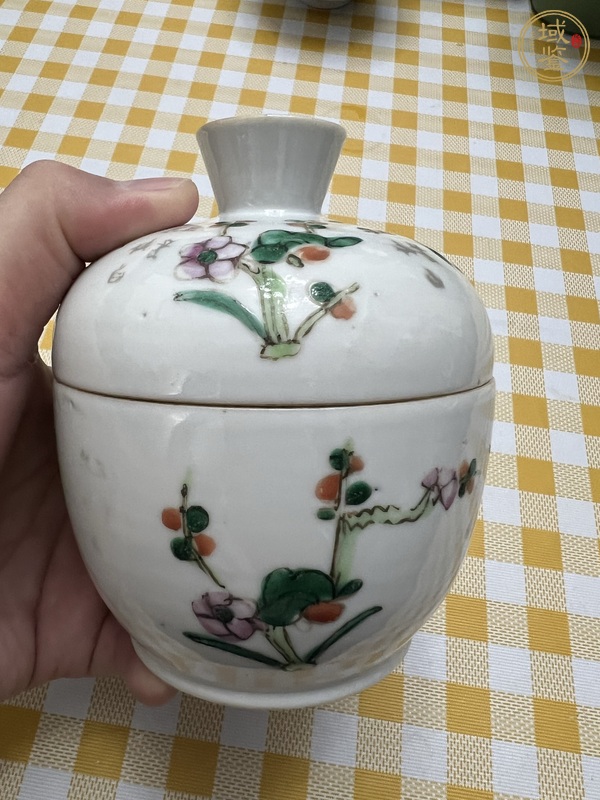 古玩陶瓷清同治 粉彩四季花卉紋蓋缸真品鑒賞圖