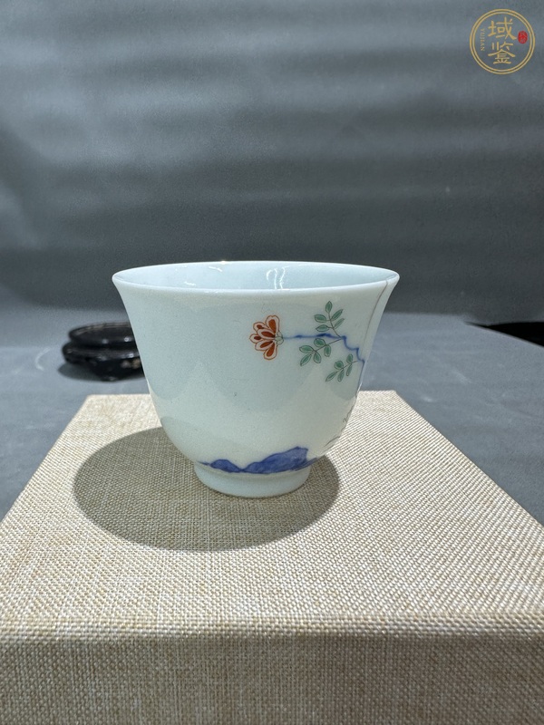 古玩陶瓷青花加彩花卉杯真品鑒賞圖