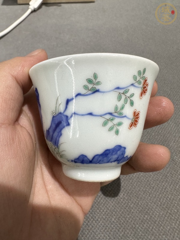 古玩陶瓷青花加彩花卉杯真品鑒賞圖