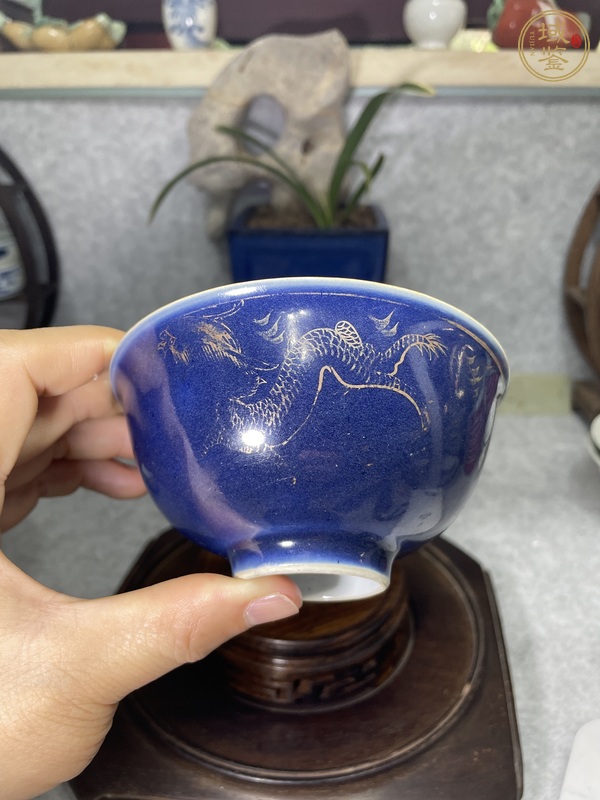 古玩陶瓷霽藍(lán)釉描金龍紋茶圓真品鑒賞圖