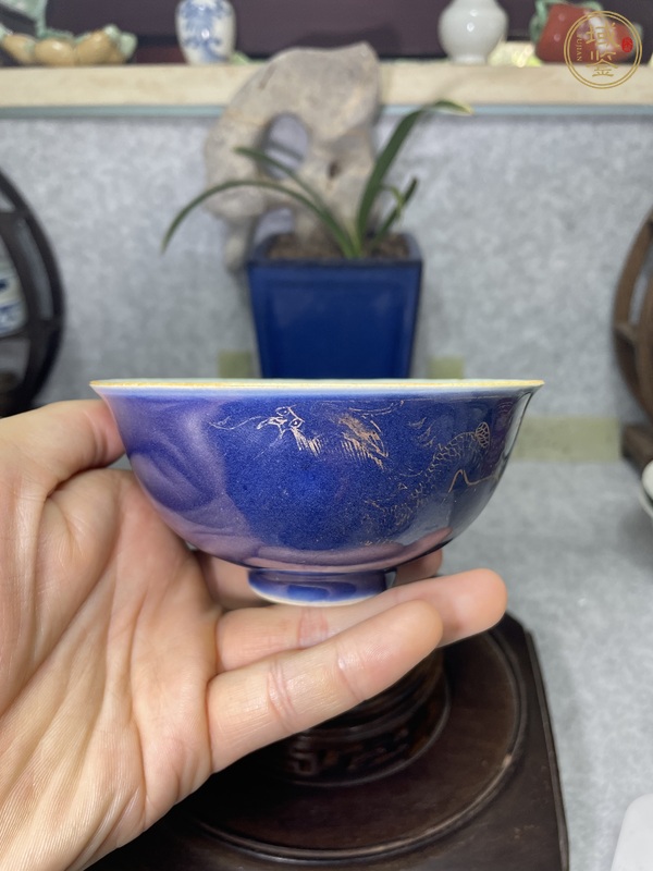 古玩陶瓷霽藍(lán)釉描金龍紋茶圓真品鑒賞圖