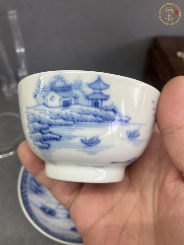 古玩陶瓷山水紋青花杯盤真品鑒賞圖