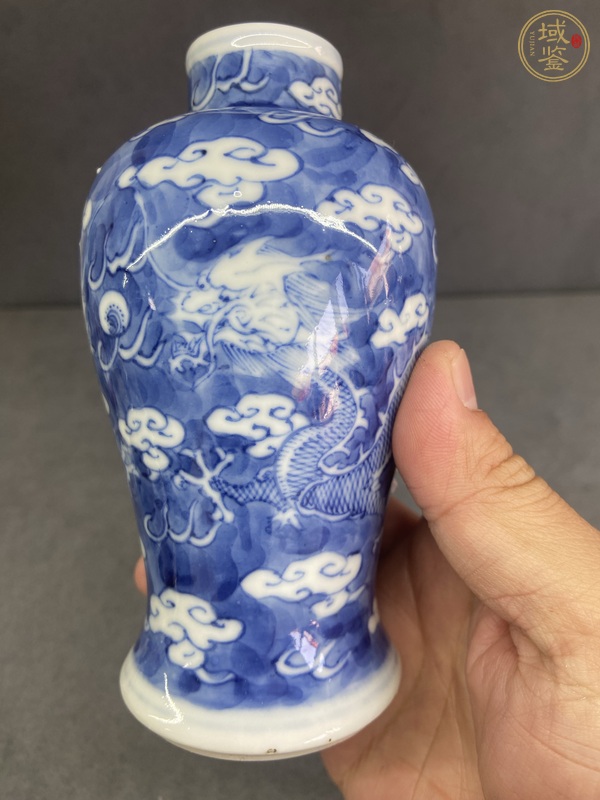 古玩陶瓷龍紋青花瓶真品鑒賞圖