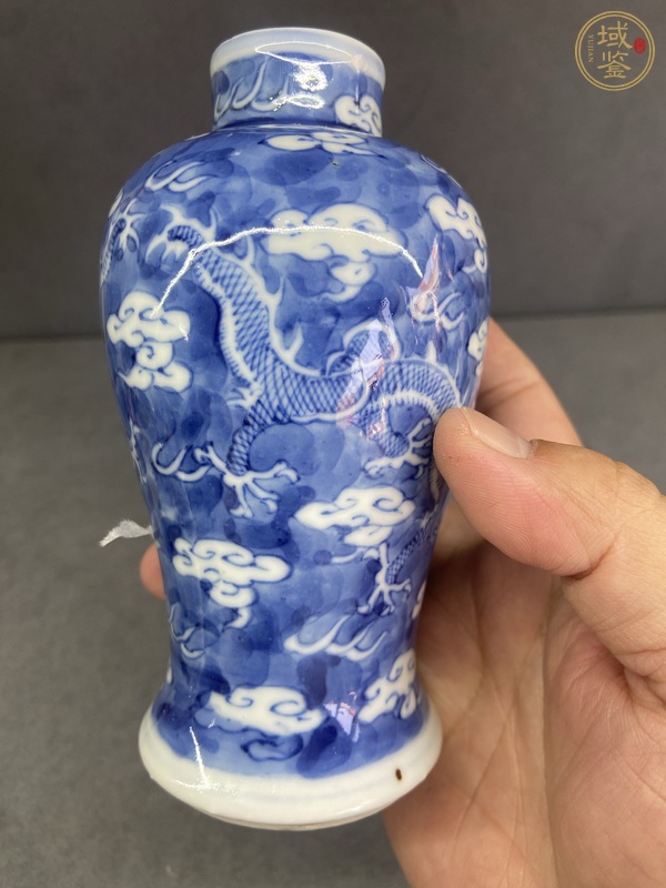 古玩陶瓷龍紋青花瓶真品鑒賞圖