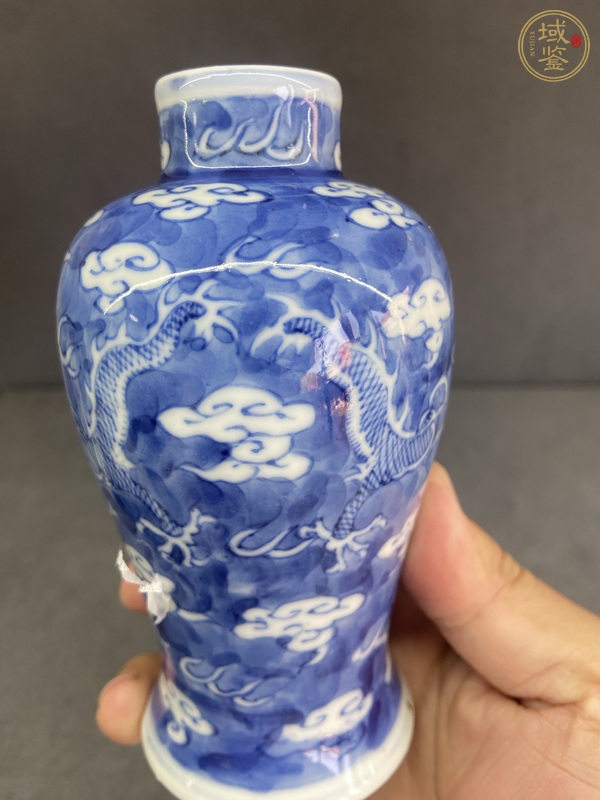 古玩陶瓷龍紋青花瓶真品鑒賞圖