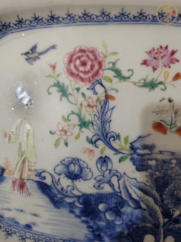 古玩陶瓷青花粉彩人物盤真品鑒賞圖