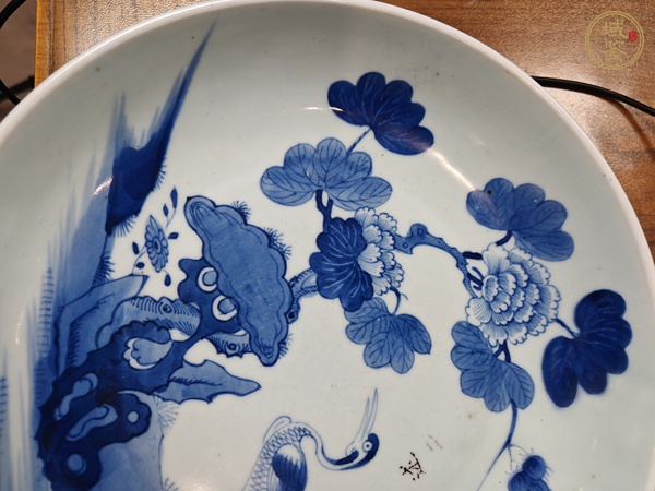 古玩陶瓷花鳥紋青花盤真品鑒賞圖