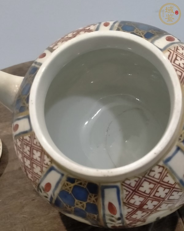 古玩陶瓷青花彩繪花卉紋茶壺真品鑒賞圖