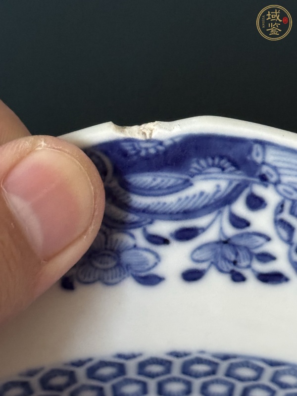 古玩陶瓷乾隆·青花山水樓閣紋八方盤真品鑒賞圖