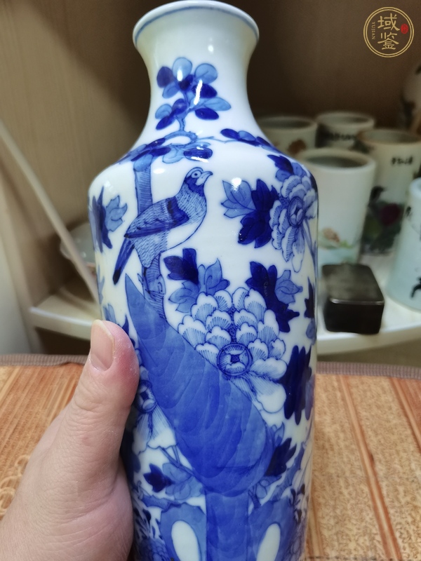 古玩陶瓷花鳥紋青花瓶真品鑒賞圖