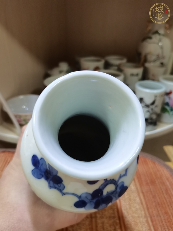 古玩陶瓷花鳥紋青花瓶真品鑒賞圖