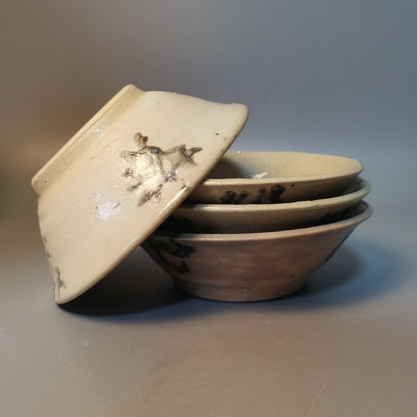 古玩陶瓷明龍泉米黃釉青花茶盞拍賣,當前價格466元