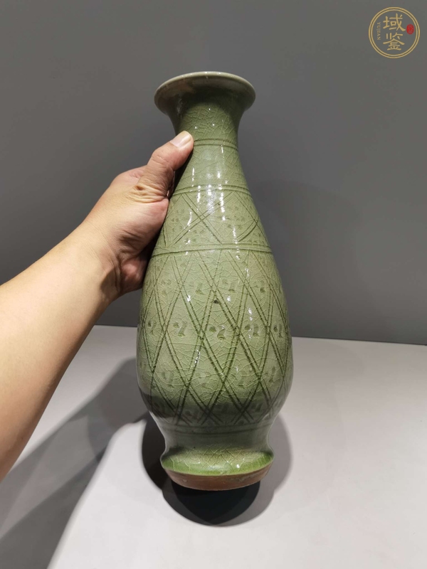 古玩陶瓷明代龍泉釉玉壺春瓶真品鑒賞圖