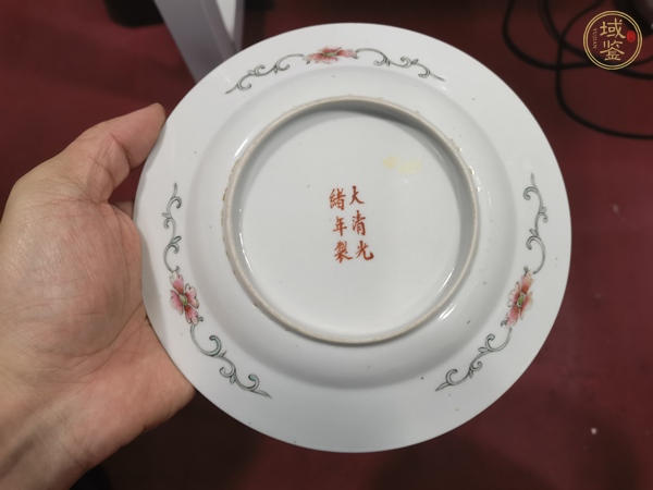 古玩陶瓷百花不落地粉彩盤真品鑒賞圖