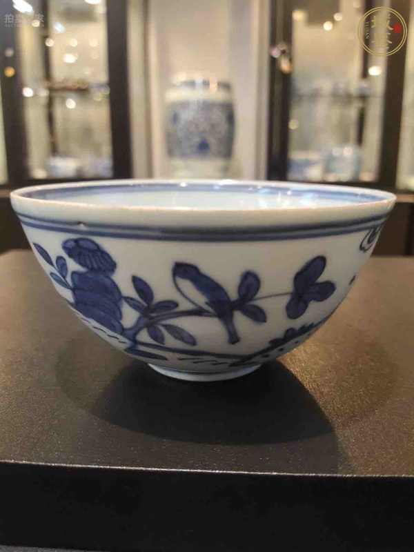 古玩陶瓷花鳥紋青花碗真品鑒賞圖