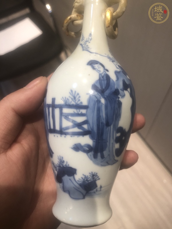 古玩陶瓷仕女紋青花瓶真品鑒賞圖