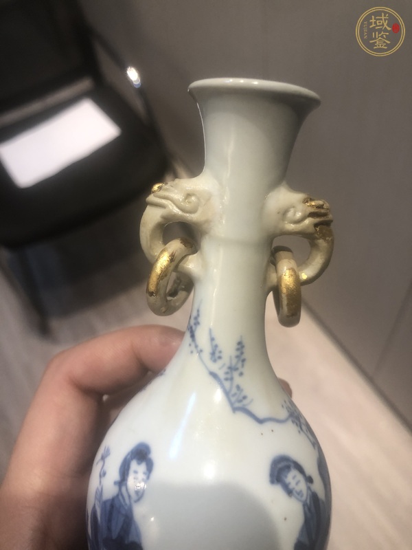 古玩陶瓷仕女紋青花瓶真品鑒賞圖