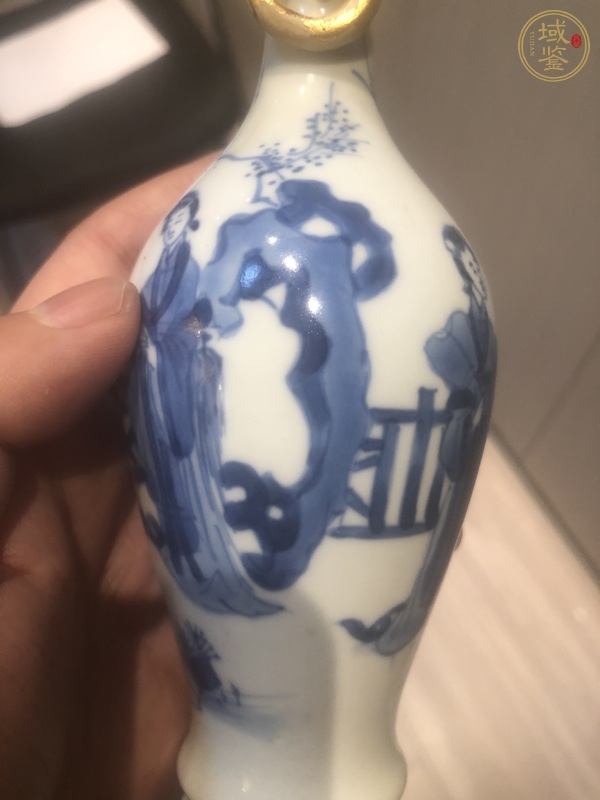 古玩陶瓷仕女紋青花瓶真品鑒賞圖