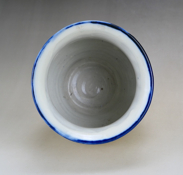 古玩陶瓷清晚期.青花線條紋渣斗拍賣，當(dāng)前價(jià)格33元