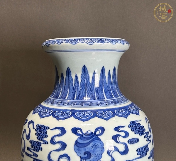 古玩陶瓷佛家八寶青花瓶真品鑒賞圖