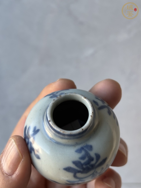 古玩陶瓷青花花卉紋罐真品鑒賞圖