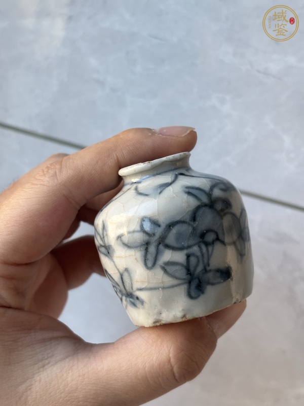 古玩陶瓷青花纏枝花卉紋水盂真品鑒賞圖