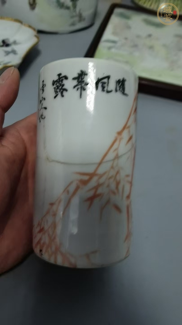 古玩陶瓷晚清礬紅竹子紋筆筒真品鑒賞圖