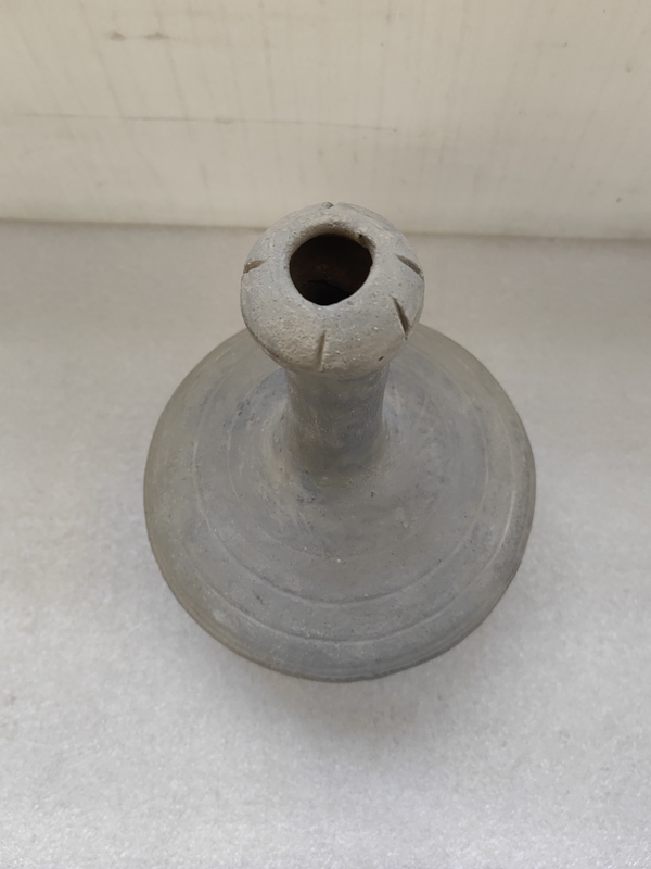 古玩陶瓷灰陶蒜頭瓶拍賣,當(dāng)前價格2345元