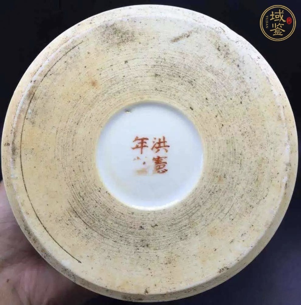 古玩陶瓷花卉紋帽筒真品鑒賞圖