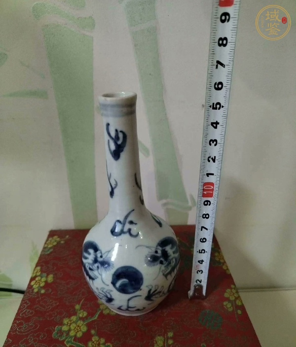 古玩陶瓷青花趕珠龍紋長頸瓶真品鑒賞圖