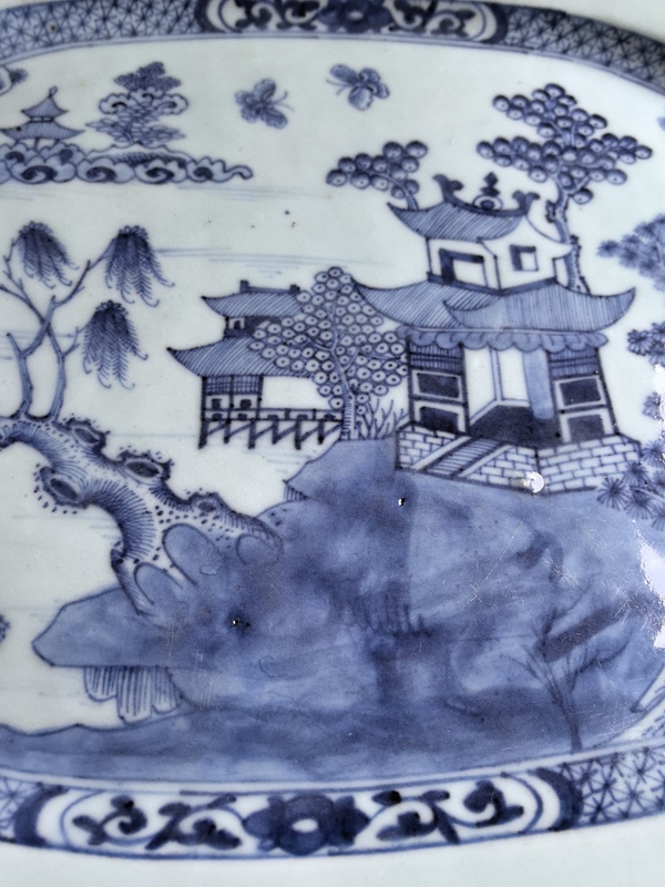 古玩陶瓷青花山水樓閣紋八方盤拍賣,當(dāng)前價格2666元