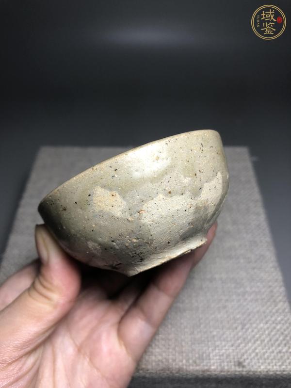 古玩陶瓷越窯系青釉茶杯真品鑒賞圖