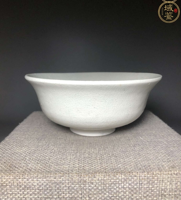 古玩陶瓷【館藏級(jí)精品】元代:白釉撇口碗【頂級(jí)玻璃釉】【百碎級(jí)開(kāi)片】拍賣，當(dāng)前價(jià)格0元